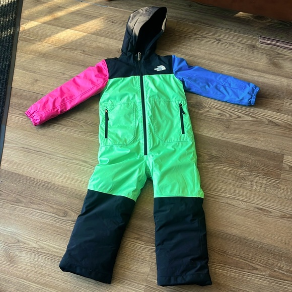 The North Face Kids' Freedom Waterproof Snowsuit in Chlorophyll Green Kids’ 6 - Picture 1 of 5